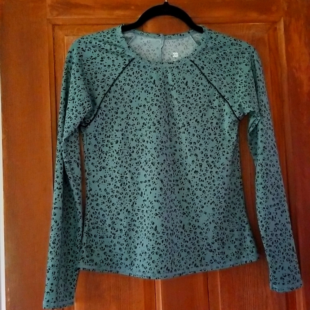 All in Motion Rash Guard NWOT